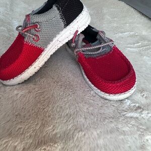 HEY DUDE~ Red & Gray Kids toddler Wally~ Tri Varsity mesh